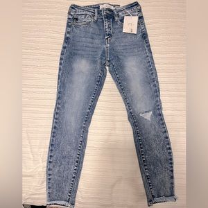 High rise ankle skinny jeans size 26 never worn with tags!